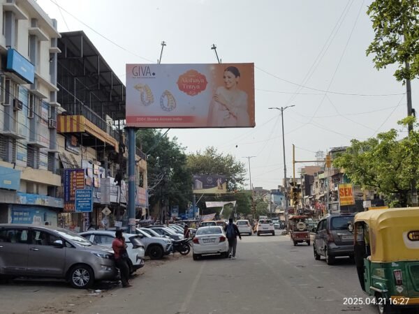 Arya Samaj Road, Outside Canara Bank, Near Bikanerwala