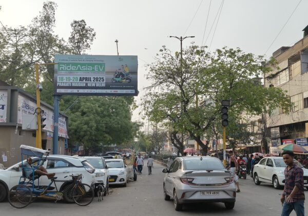 Arya Samaj Road, Outside Hotel Southern - Image 4