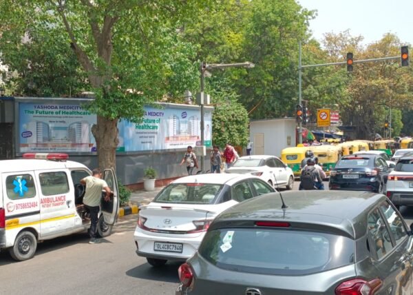 Baba Kharak Singh Road-RML Hospital Gate No. 4 - Image 2