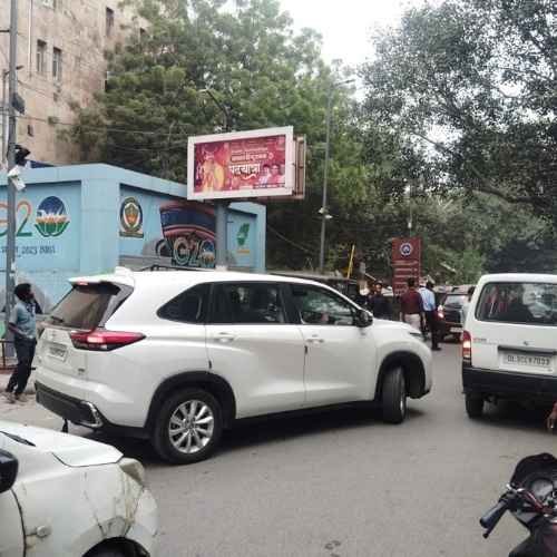 Bhikaji Cama Place-Near MTNL Building (1)