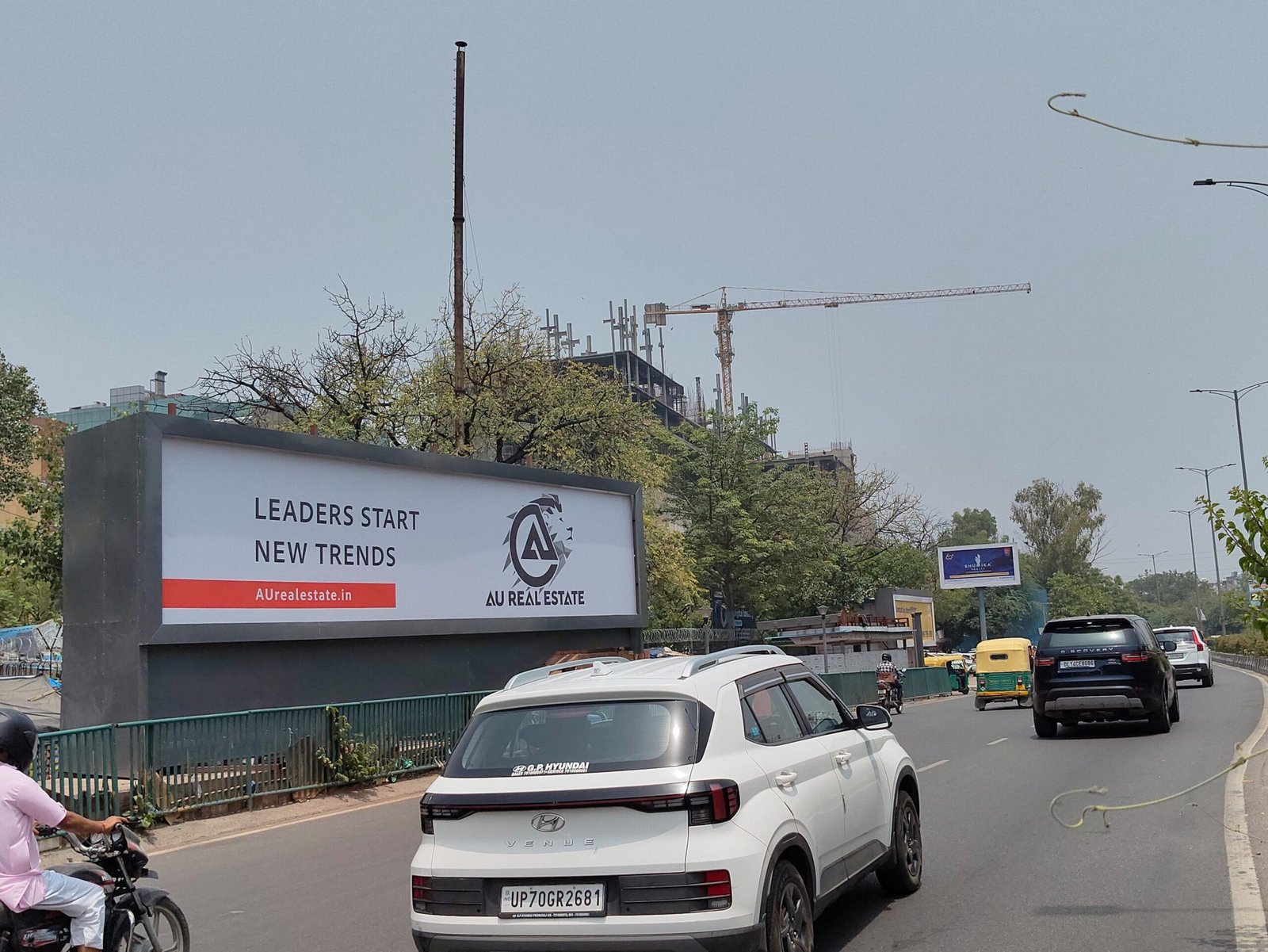 Lala Lajpat Rai Marg-Near CGO Complex & Oberoi Hotel