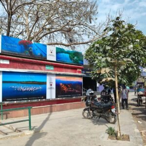 Mall-Road-Ring-Road-Vishwavidyalaya-Metro-Station-Gate-No.-1-2