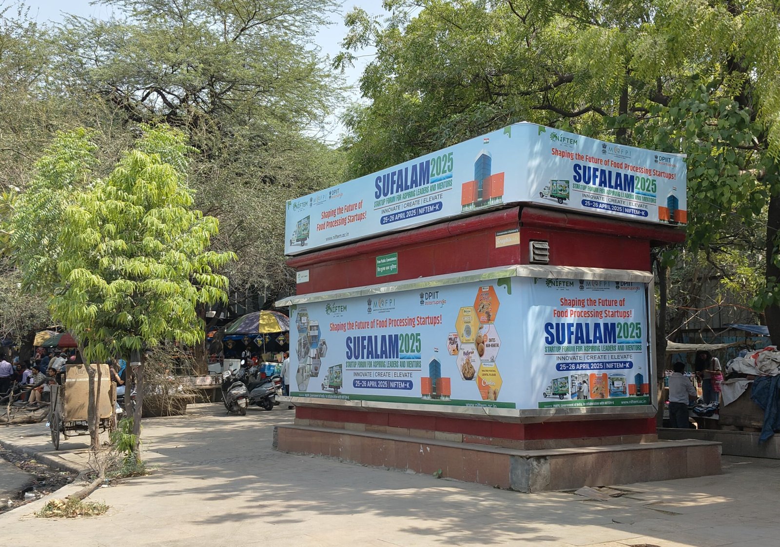 Mall-Road-Ring-Road-Vishwavidyalaya-Metro-Station-Gate-No.-3-4