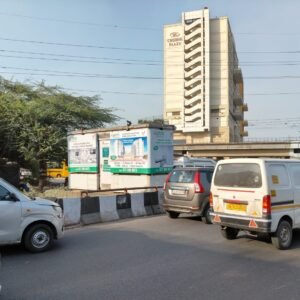 Noida-Link-Road-Mayur-Vihar-Ph-1-Extn.-Near-Crowne-Plaza-Hotel
