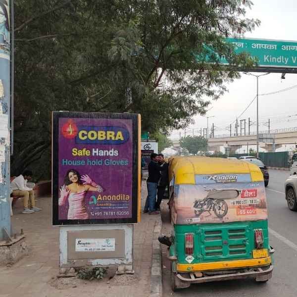 Premium Standing Panel Advertising | Akshardham Temple to Noida Mod | Graphisads Ltd